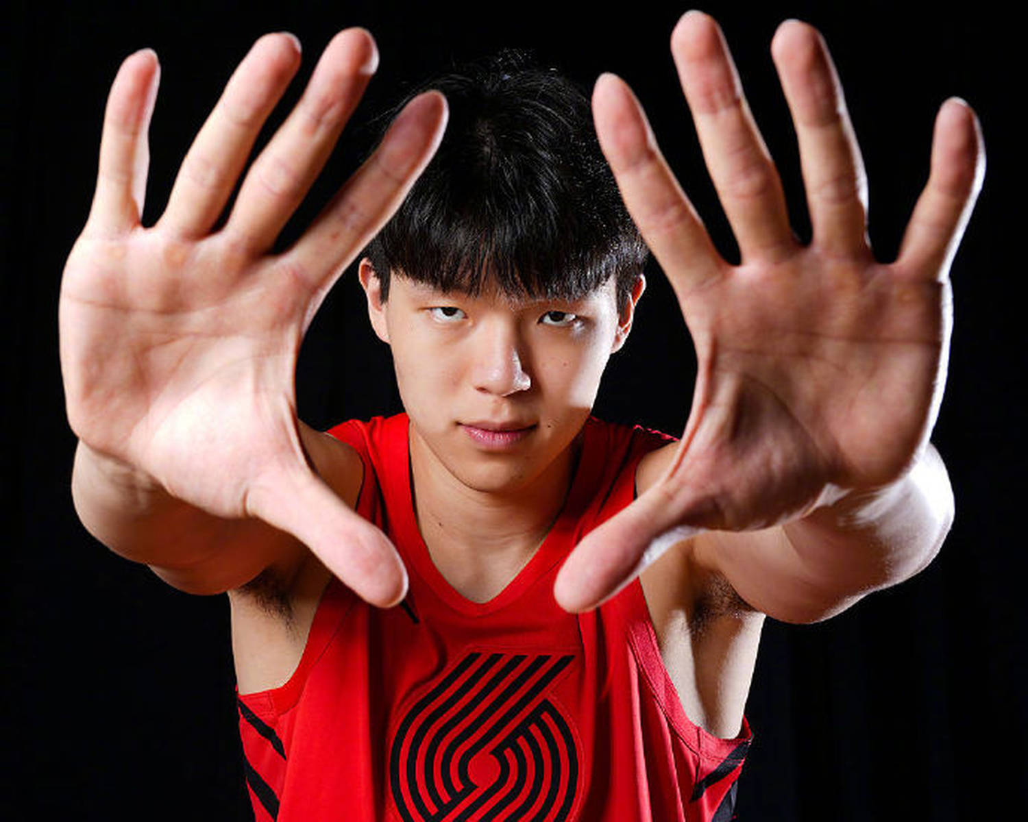 2分侠！杨翰森连3场比赛2分收工 赛季34战13场2分